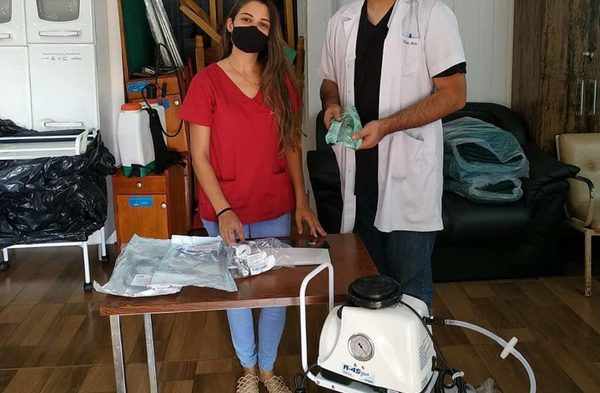 Estudiantes donan equipos a hospital de Franco