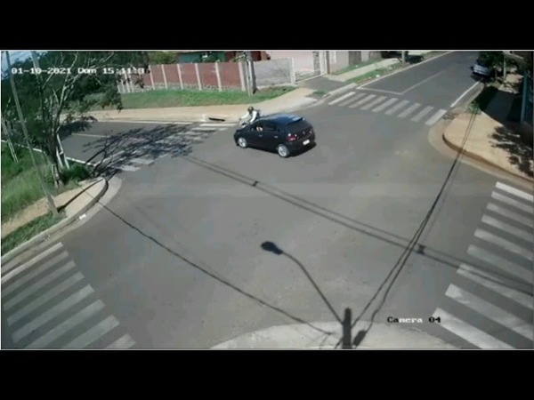 MOTOCICLISTA EN GRAVE ESTADO TRAS TERRIBLE ACCIDENTE DE TRÁNSITO