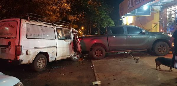 Ebrio al volante choca contra vehículo estacionado - ABC en el Este - ABC Color