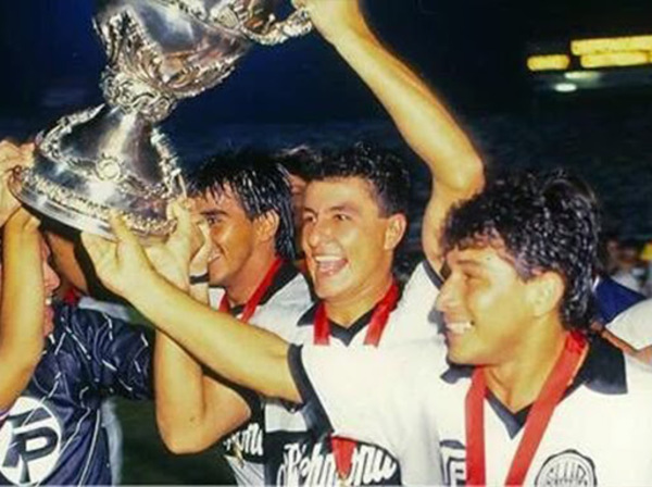 Hace 30 años Olimpia levantaba la Supercopa | OnLivePy