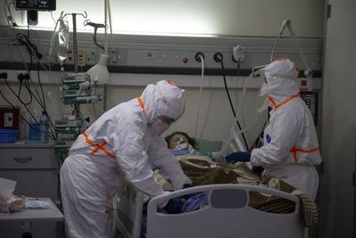 La mayoría de enfermos de covid continúa con algún síntoma medio año después - Ciencia - ABC Color