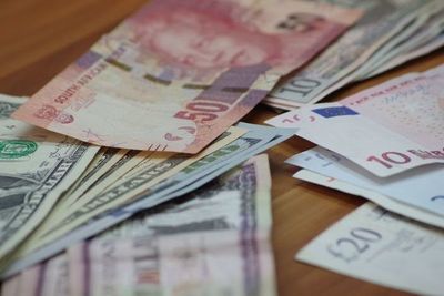 Especifican mecanismos de control anti lavado para clientes de bajo riesgo en casas de cambio - MarketData