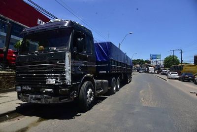 PMT: Camión que ocasionó el choque múltiple perdió los frenos - Nacionales - ABC Color