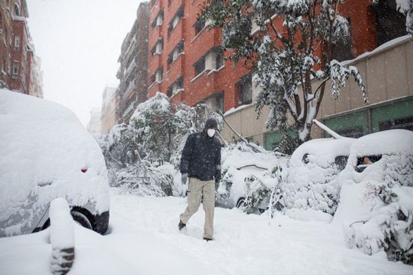 Madrid permanece paralizada tras la histórica nevada