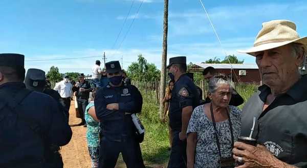 Pobladores se movilizan en contra de instalación de antena - Noticiero Paraguay