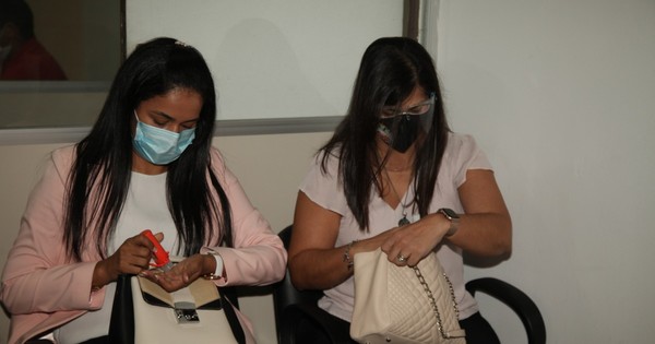La Nación / Caso Imedic: ordenan arresto domiciliario de Patricia Ferreira y Nidia Godoy