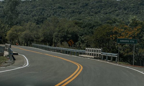 Inauguran asfaltados que benefician a más de 115 mil habitantes de Cordillera