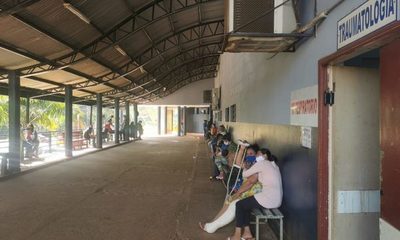 Mujer empeñó su celular para comprar medicamentos que no había en hospital