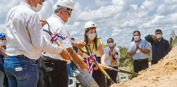 Palada inicial para obras de remodelación del Puesto de Salud de R.I 3 Corrales - Noticiero Paraguay