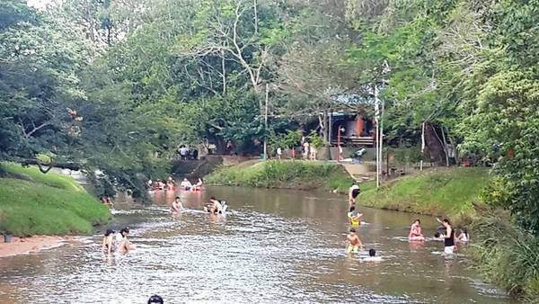 Estipulan medidas para habilitación de balnearios y piscinas