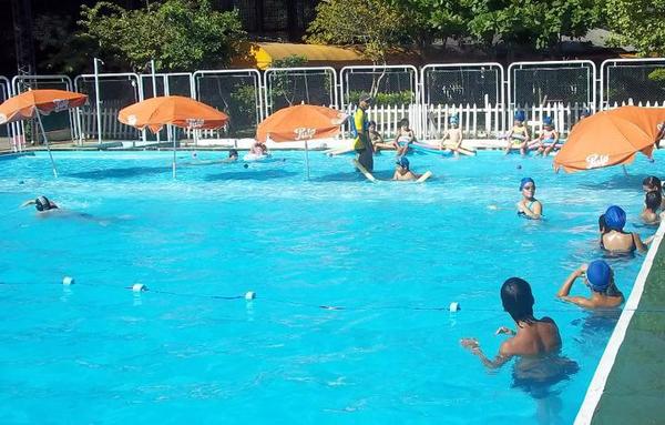 Salud emite protocolos para habilitación balnearios y piscinas públicas