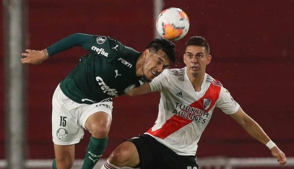 HOY / Palmeiras, con un pie y dos dedos en la final, recibe a un River que reza por el milagro