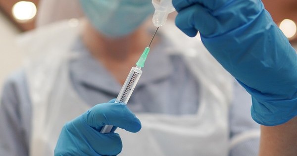 La Nación / AstraZeneca pide a la Unión Europea autorización para su vacuna