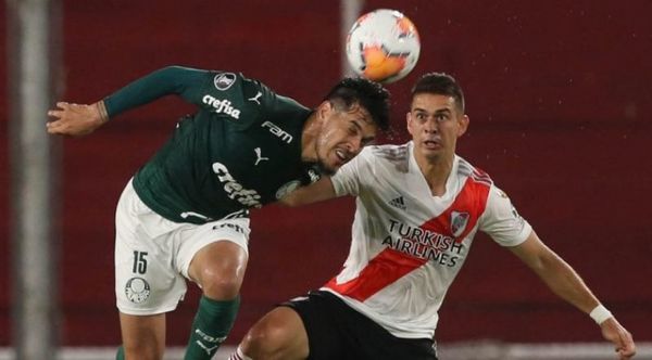 Palmeiras, con un pie y dos dedos en la final, recibe a un River que reza por el milagro