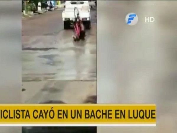 Ciclista sufre lesiones tras caer a un enorme bache en Luque