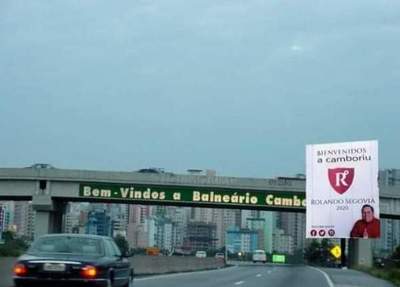 Burlas en redes por cartel de precandidato colorado