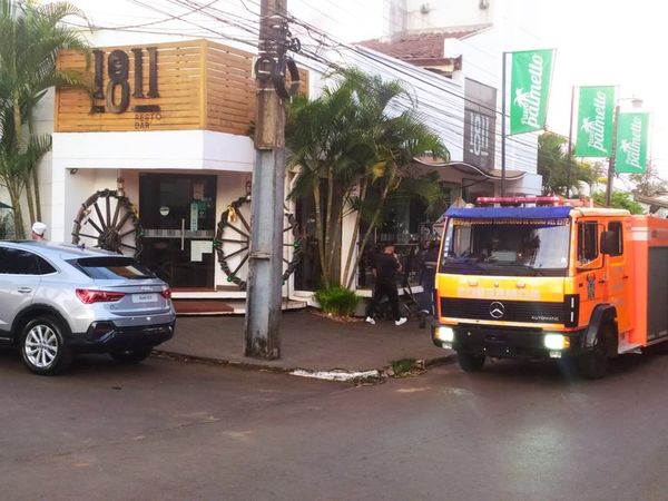 Principio de incendio en local gastronómico   - ABC en el Este - ABC Color