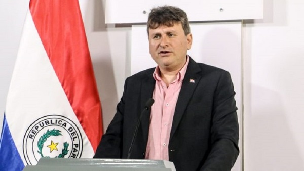 Denis Lichi se salva de la interpelación
