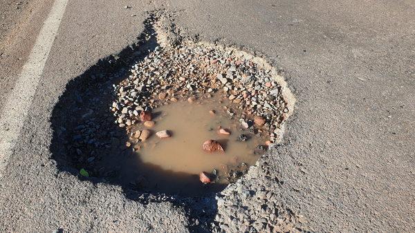 Aumentan peligrosos baches en la ruta a Vallemi