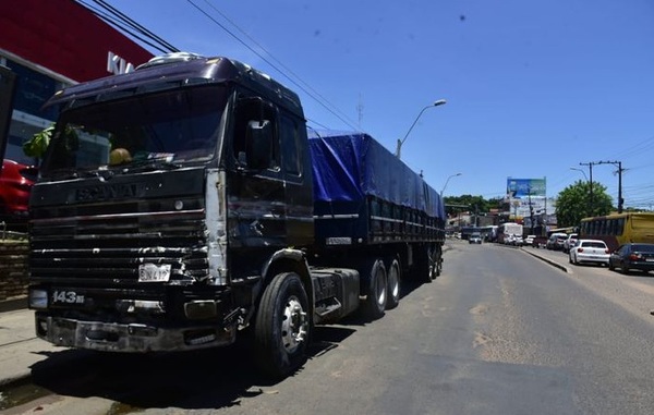 ¿Puede un camión de gran porte circular por avenidas de Asunción?