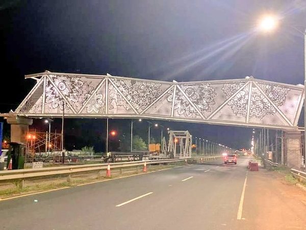 Artesanos tildan de burla y estafa a la pasarela de ñandutí: "Es un puente con diseño de crochet" » Ñanduti