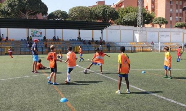Entrenadores de escuelas de fútbol exigen vuelta de entrenamientos y competencias