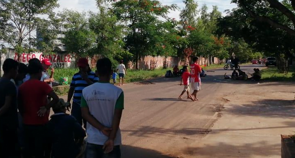 Nativos se manifestaron frente a la vivienda del Presidente del INDI - Noticiero Paraguay