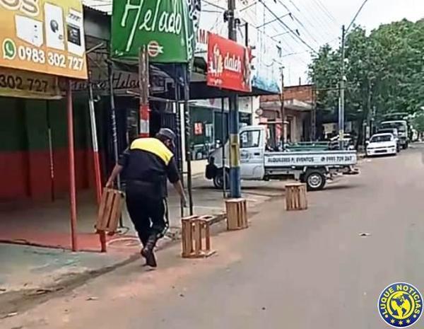 PMT retiró carteles y conos de espacios “reservados” por comerciantes •