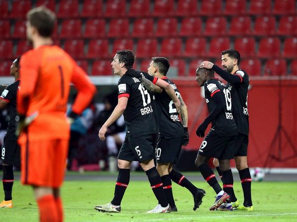El Leverkusen alcanza los octavos tras golear al Eintracht