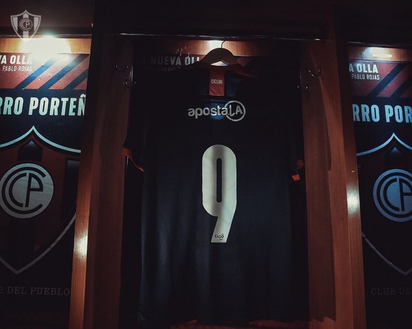 Cerro presenta a su goleador estrella: Mauro Boselli