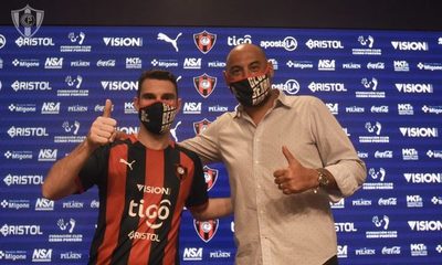 Cerro Porteño oficializa la llegada del argentino Mauro Boselli