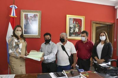 Transfieren al Indert 565 hectáreas de tierra para dar solución a conflicto por ocupación - ABC en el Este - ABC Color