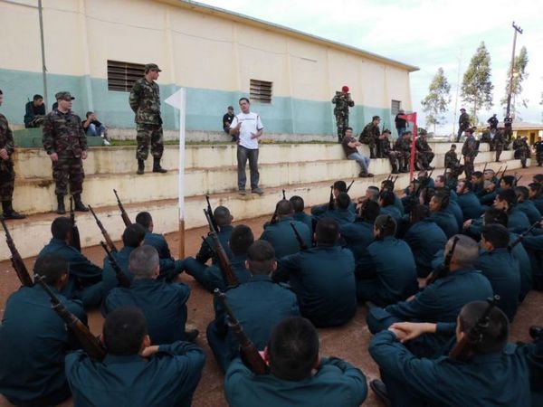 Servicio militar: Inician inscripciones y especialista pide la suspensión este año