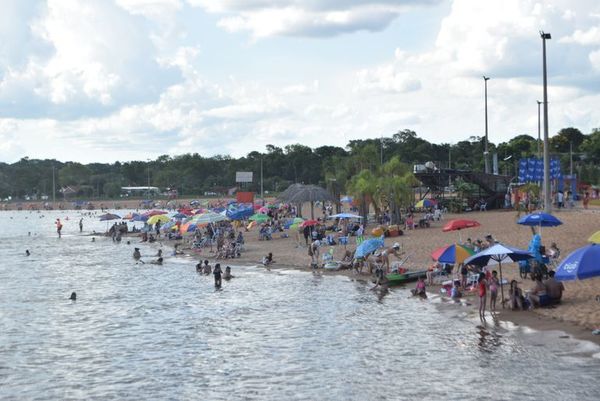 Playas de Encarnación están habilitadas, sostiene asesor legal de la Comuna - Nacionales - ABC Color