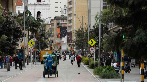 En Bogotá terminó la cuarentena y empieza el toque de queda