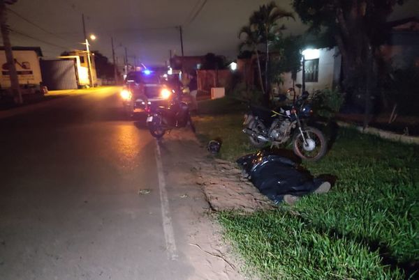 Un pozo le habrá costado la vida a un motociclista en Mariano Roque Alonso - Nacionales - ABC Color