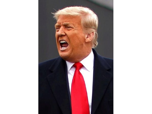 Trump afirma que hay “cero riesgo” de que lo destituyan