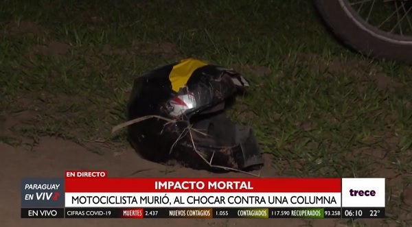 Motociclista muere tras caer en un pozo e impactar contra columna