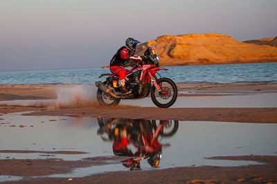 José Cornejo, líder en motos, abandonó el Rally Dakar - Automovilismo - ABC Color