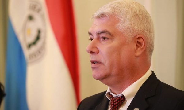 Periodistas de varios medios exigen acceso a información pública a ministro del MOPC