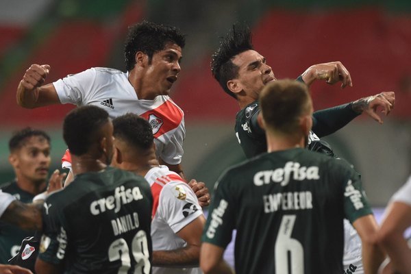 Palmeiras-River: El golazo y expulsión de Rojas, más la lesión de Gómez