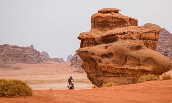 Dakar: Brabec al ataque en motos; Peterhansel, sólido líder en autos