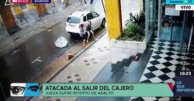 La Nación / Intentaron asaltar a jueza tras salir de un cajero en centro de Asunción