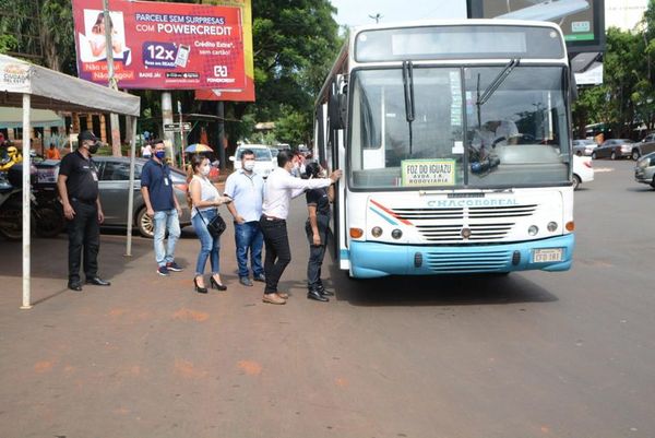Verifican recorrido de buses que llegan de Foz de Yguazú - ABC en el Este - ABC Color