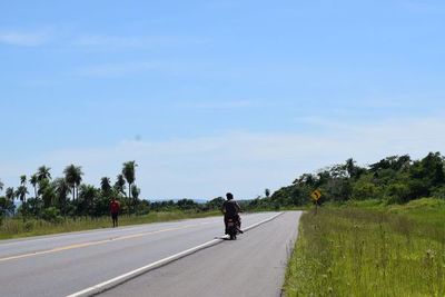 Motochorros asaltaron a quienes realizaban caminata en Carapeguá - Nacionales - ABC Color