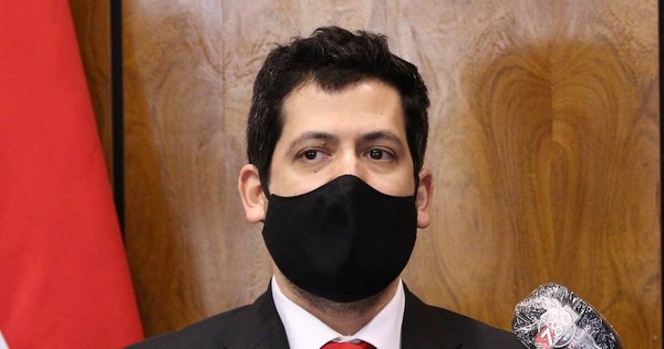 La Nación / Ley no contempla la obligatoriedad de vacunas, aclara Latorre