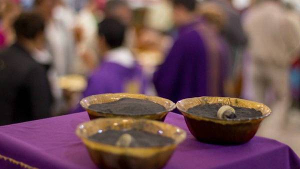 Iglesia Católica: Imposición de ceniza no será por la frente » San Lorenzo PY