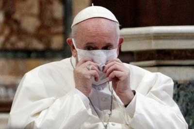 HOY / El papa Francisco fue vacunado contra el covid-19 en el Vaticano