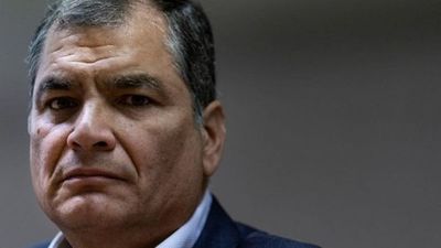 Ecuador: Suspenden propaganda electoral con imagen de Correa