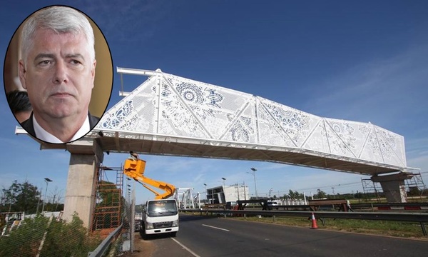 Bajoneado por críticas al puente “crochet de ñandutí”, Wiens bloquea al rollo en redes sociales